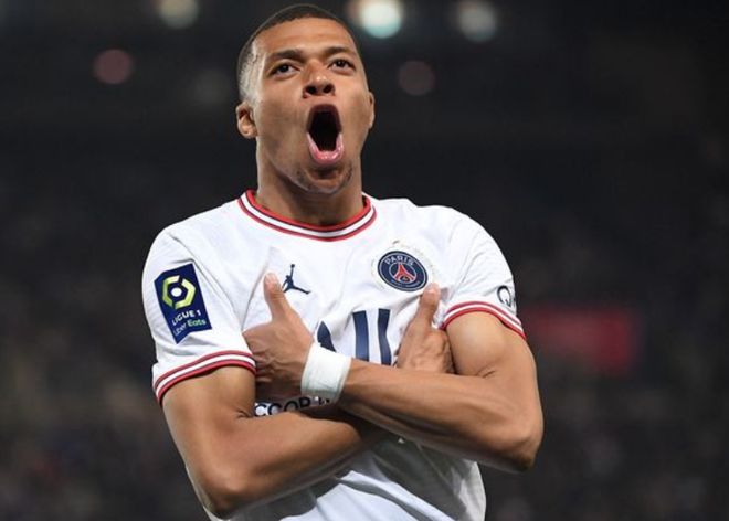 曝巴黎已暂停梅西续约谈判!放狠话：必须接受降薪