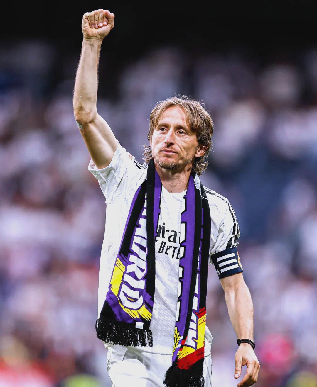 德甲综合：拜仁8：1大胜狼堡 门兴轻取奥格斯堡