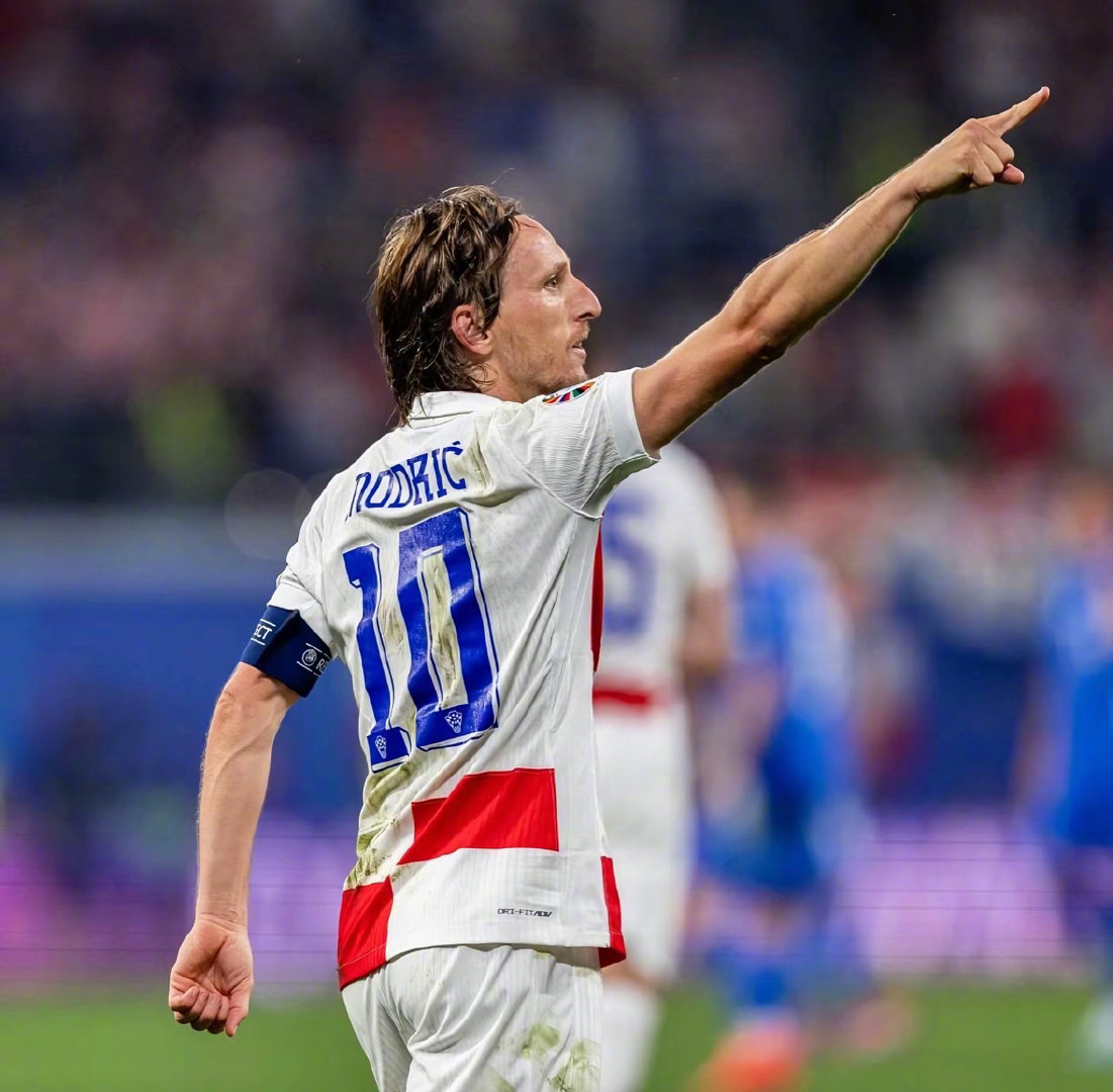 施罗德追打东契奇 背后另有隐情