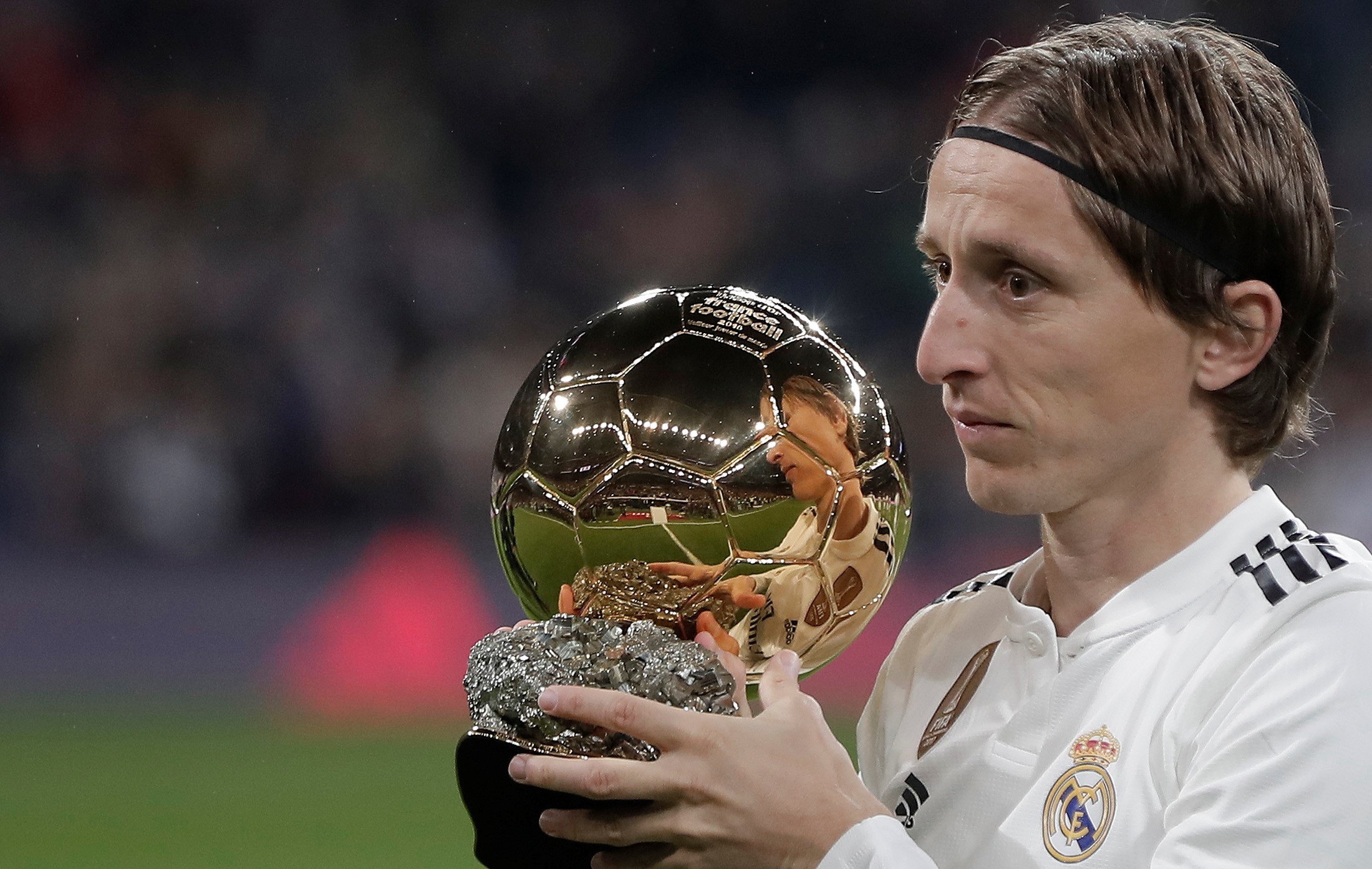 3个月前 德保罗给梅西写纸条：咱2个月后夺世界杯