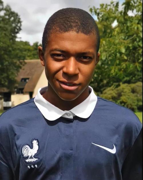 记者：水晶宫引进莱斯特城前锋埃尔哈努斯的交易破裂